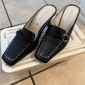 Highlights Black Leather Pumps with Stitch Detail
